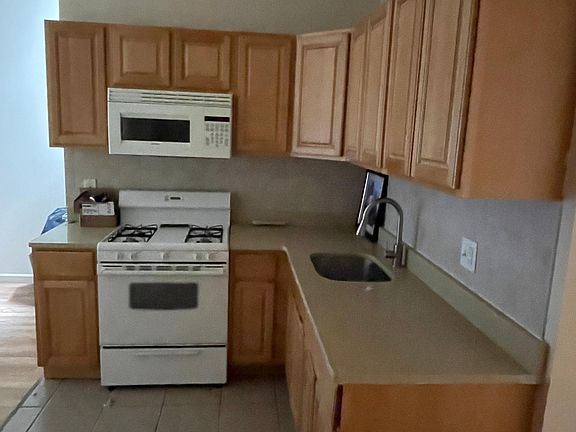 2nd image of 1540 N 18th St APT 1