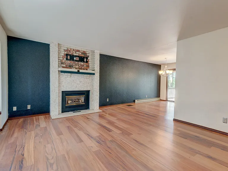 1638 Fern Pl — Photo 5