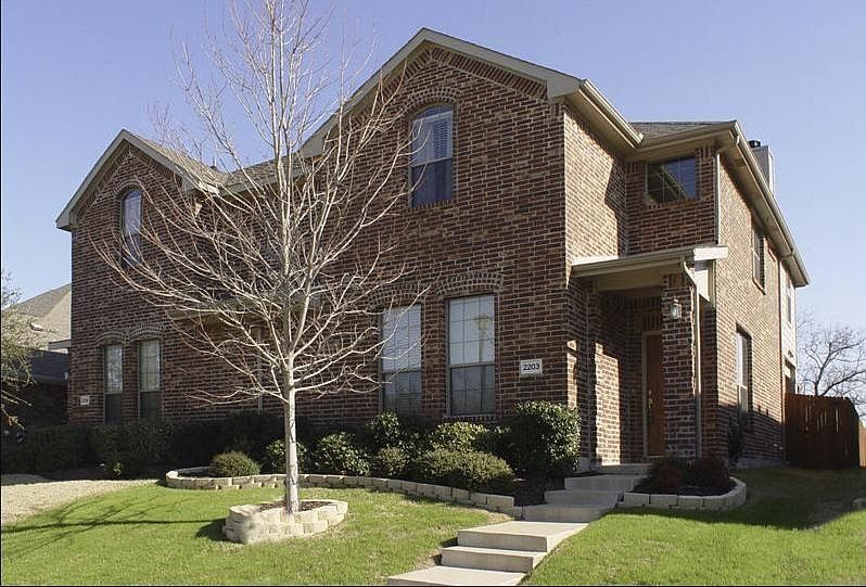 1st image of 2203 Colby Ln