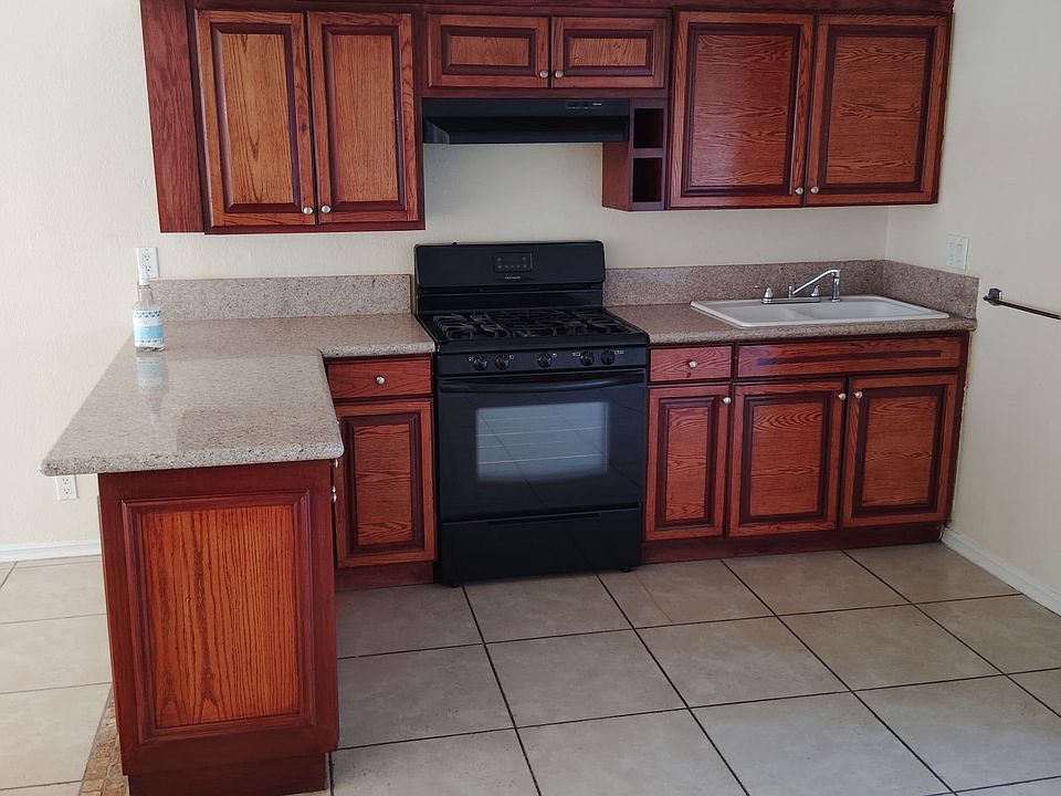 1st image of 4780 Bandera St