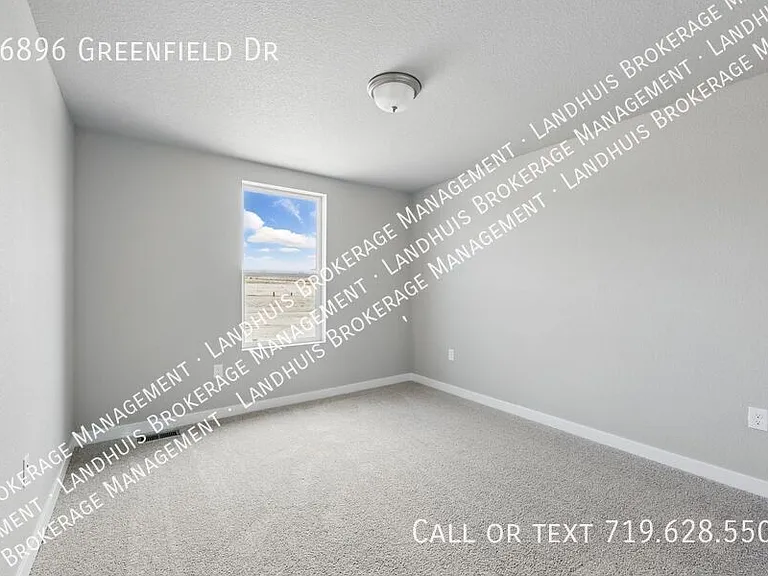 16896 Greenfield Dr — Photo 23
