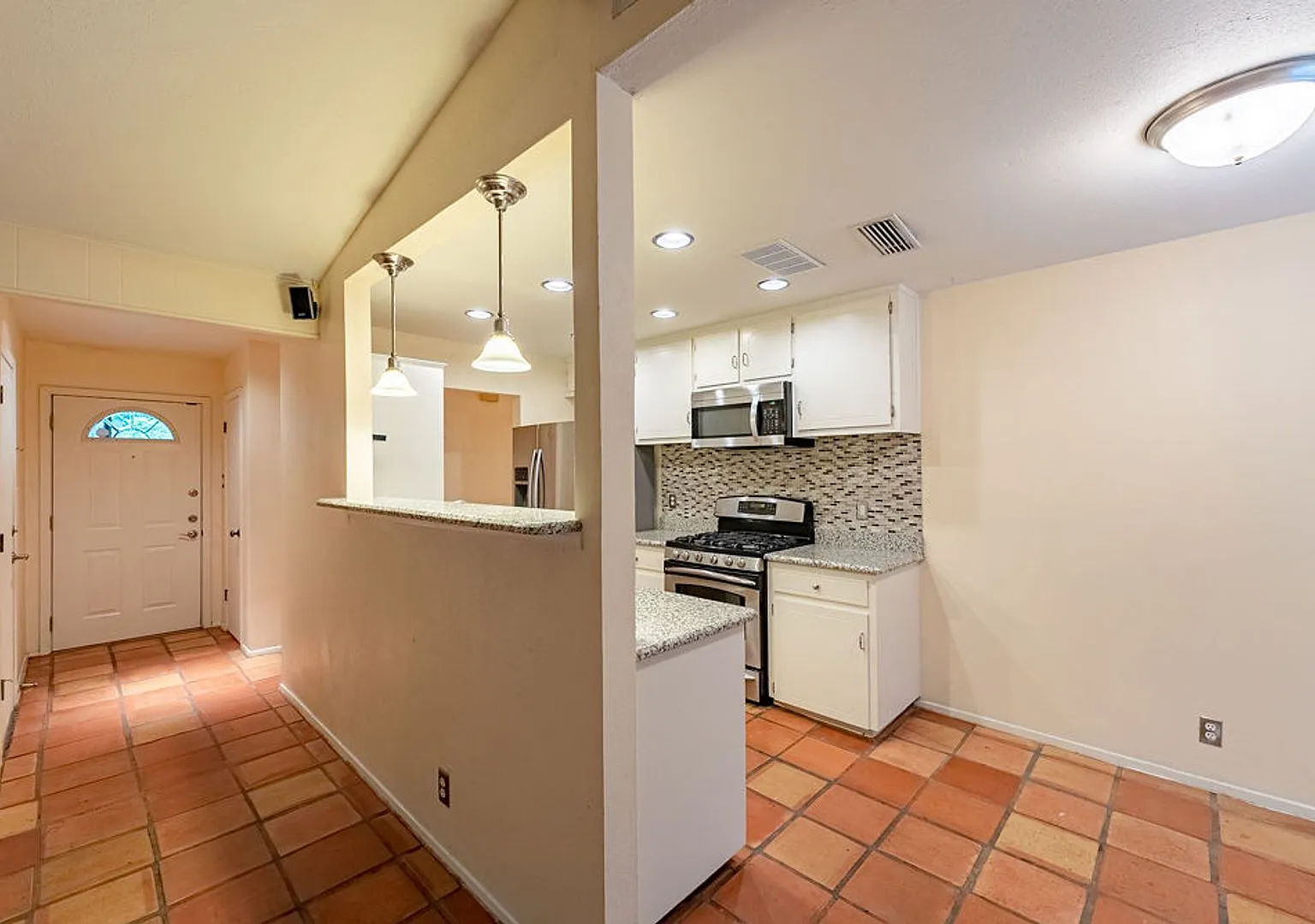 Charming 3 bed, 2 bath home in Mesa Park neighborhood! — Photo 4