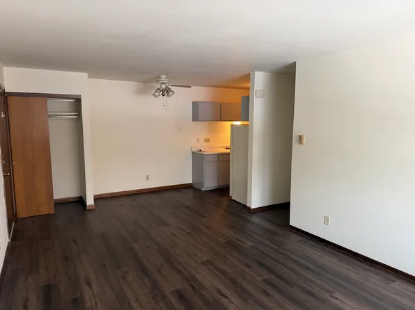 821 Bel Ric Dr #6, Kewaskum, WI 53040