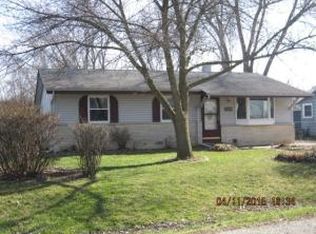 2319 Crown Point Dr, Racine, WI 53402