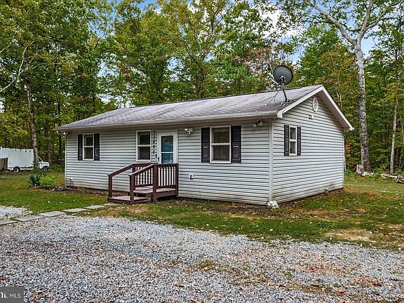 3rd image of 11402 Railroad Ln
