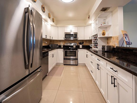 4th image of 806 Cypress Grove Lane #407