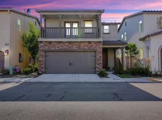611 N Cattail Ct, Fresno, CA 93727