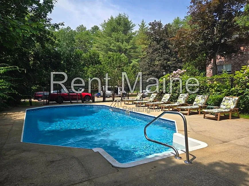 10 Tall Pines Dr #24