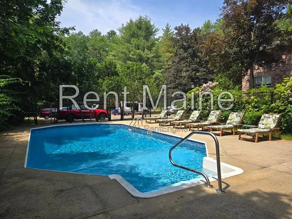 10 Tall Pines Dr APT 24, Lewiston, ME 04240