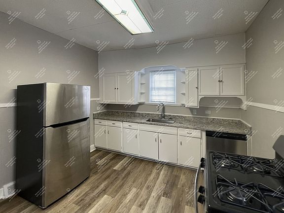 2nd image of 930 Brownell Ave