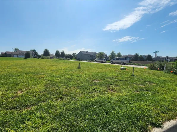 422 16th Pl SW, Mount Vernon, IA 52314