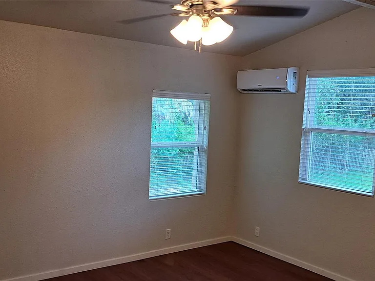 2200 Downing Ln — Photo 11