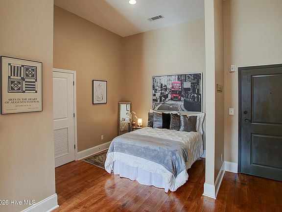 5th image of 936 Broad Street #215