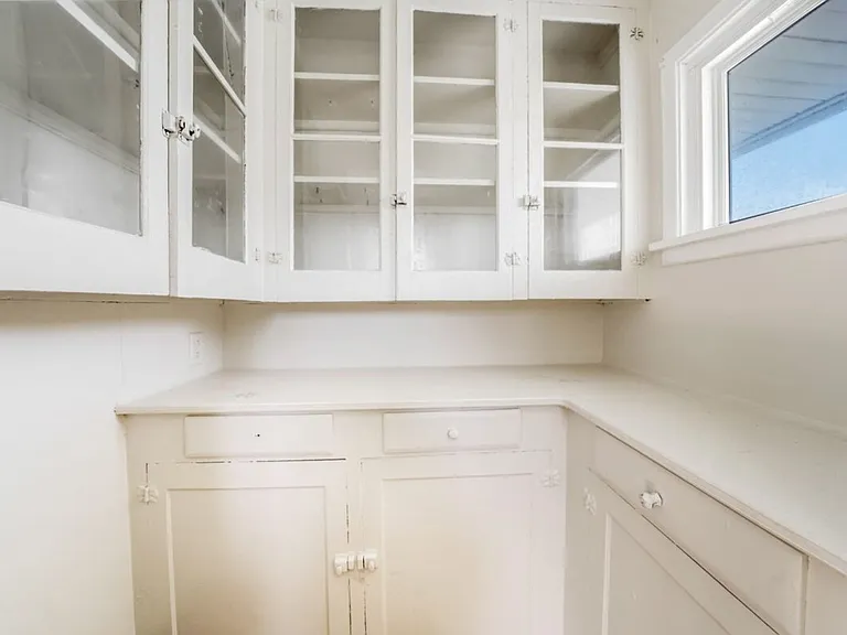 3402 Roehl Ave — Photo 10