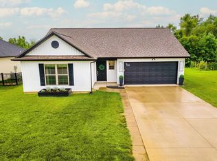 390 Mallard Cir, Chandler, IN 47610