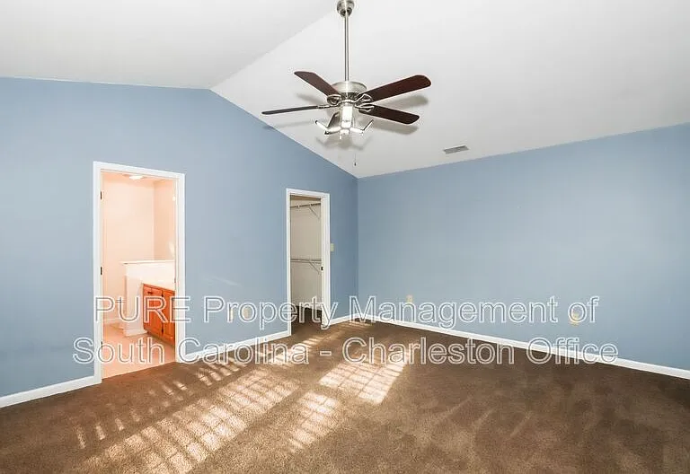 208 Pipers Ln #208 — Photo 8