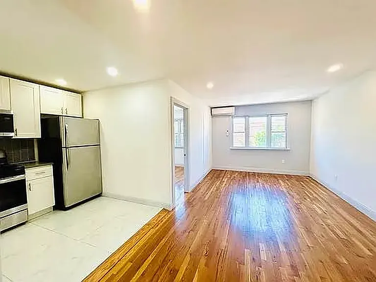 693 Autumn Ave #2 — Photo 3