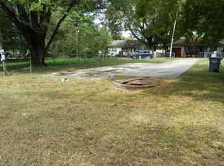 519 W Muskogee St, Chouteau, OK 74337