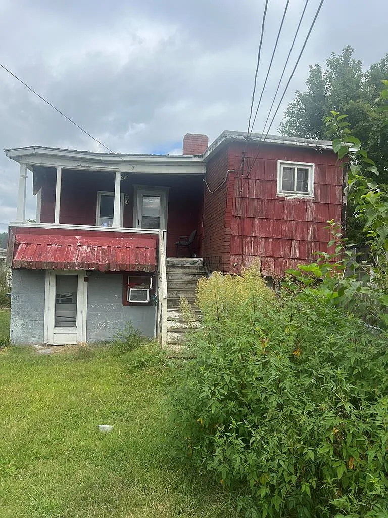 1906 2nd Street photo 1