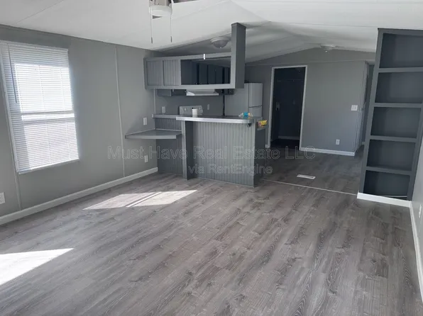 4200 S Caldwell Mobile Home Park #15, Hudson, NC 28638