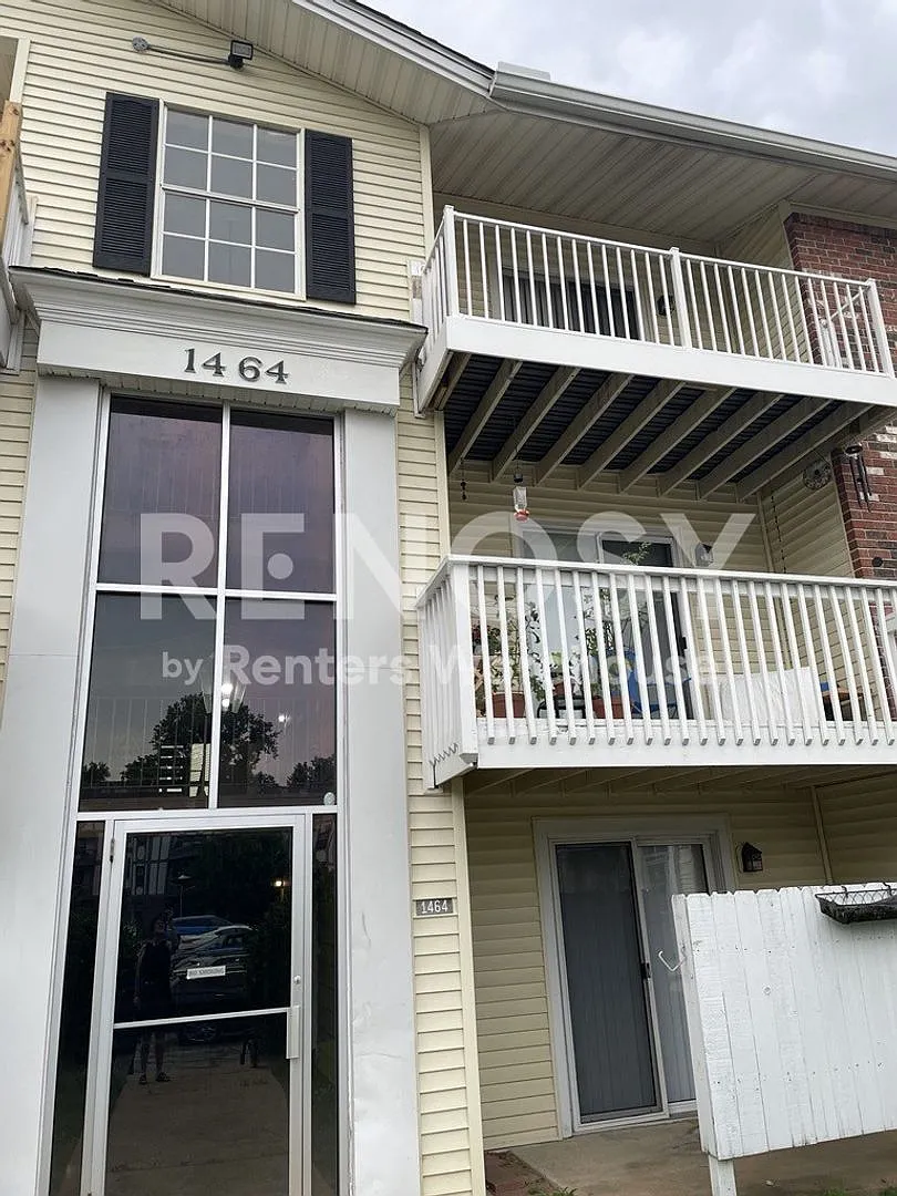 Two bed two bath condo unit in the heart of Saint Charles - See Special Offer! — Photo 4