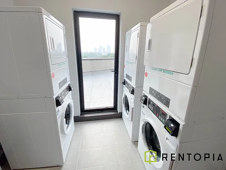 5 Withers St #4C — Photo 10