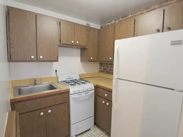 868 West End Avenue image 8 of 9