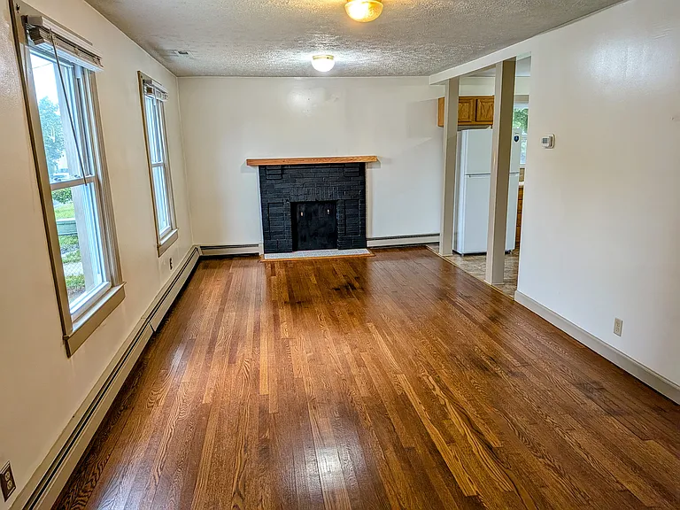 307 Austin Ave — Photo 3