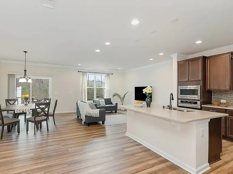 1332 Southpoint Trl — Photo 6