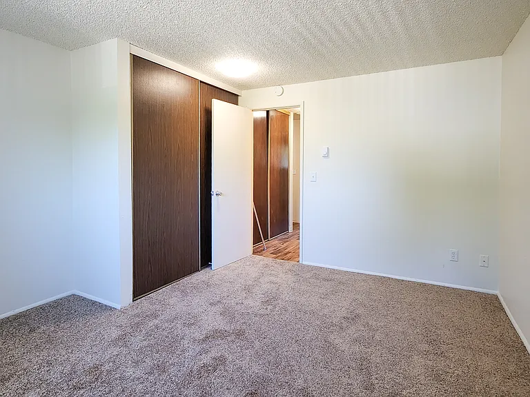 Metzger Park Apartments — Photo 8