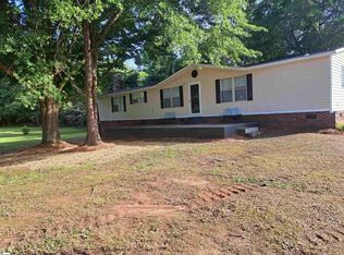 976 Bull Hill Rd, Gray Court, SC 29645