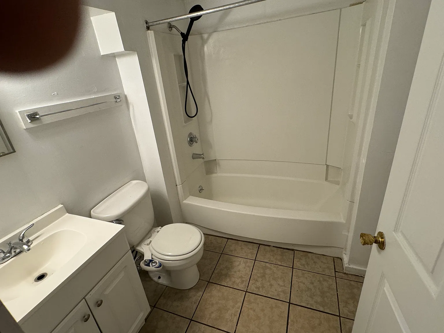 4 bed, $2,200 — Photo 4