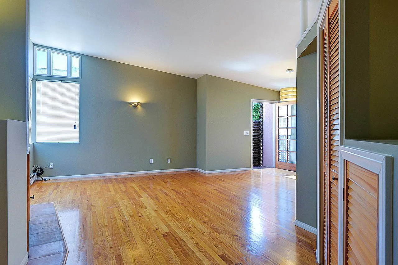 132 S Sweetzer Avenue — Photo 4