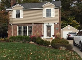 1939 Hall St SE, East Grand Rapids, MI
