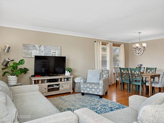 4th image of 8528 W Sunnyside Ave