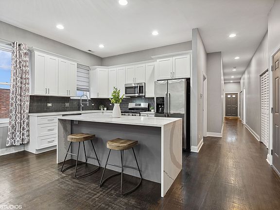 4th image of 2134 N Natchez Ave APT 3S