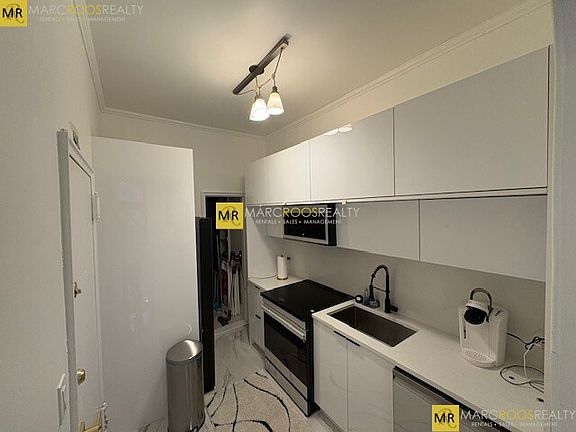 3rd image of 271 Dartmouth St