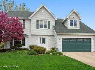 3 Fern Ct, Lake Zurich, IL 60047