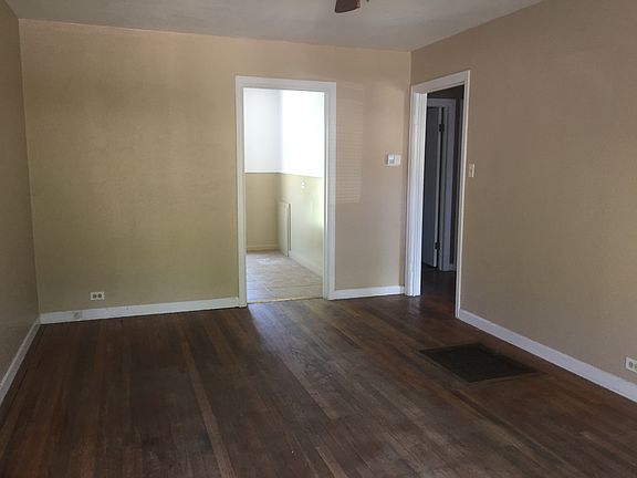 Spacious living room