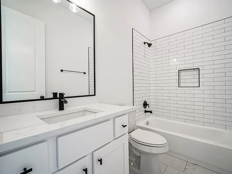 8409 Schneider St — Photo 17
