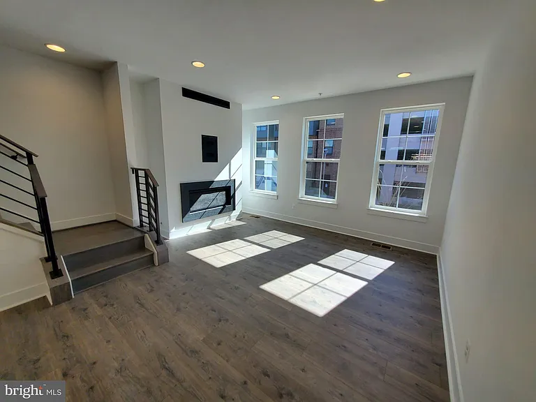 1882 Michael Faraday Dr — Photo 12