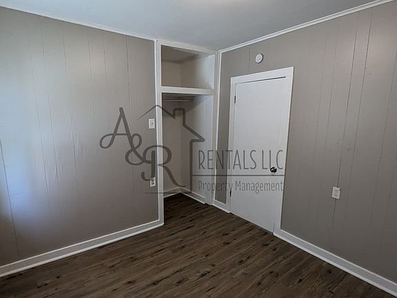 5th image of 908 E 8th St