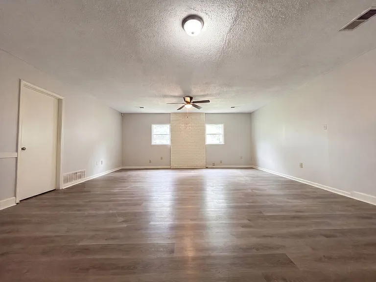 854 Carrolton Ave — Photo 10