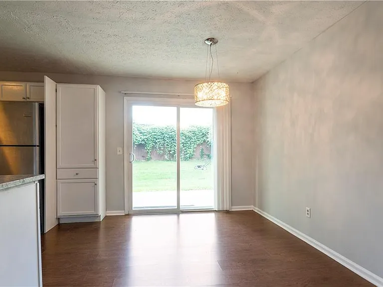 1441 Springleaf Cir SE — Photo 5