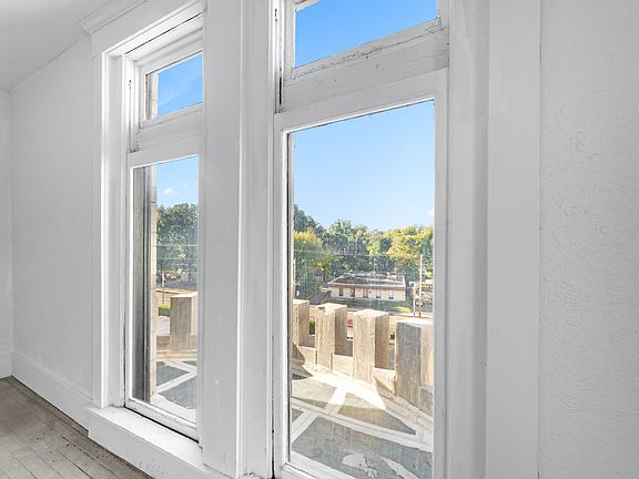 30th image of this home