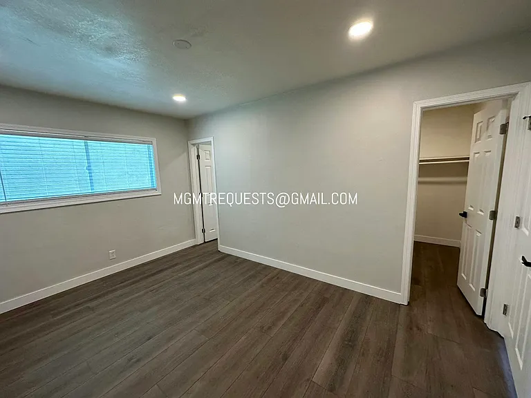 238 W Wilson Ave #6 — Photo 6