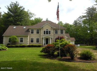 104 Trinity Ct, Dingmans Ferry, PA 18328