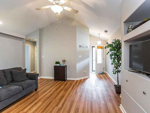 5th image of 3064 New River Pl