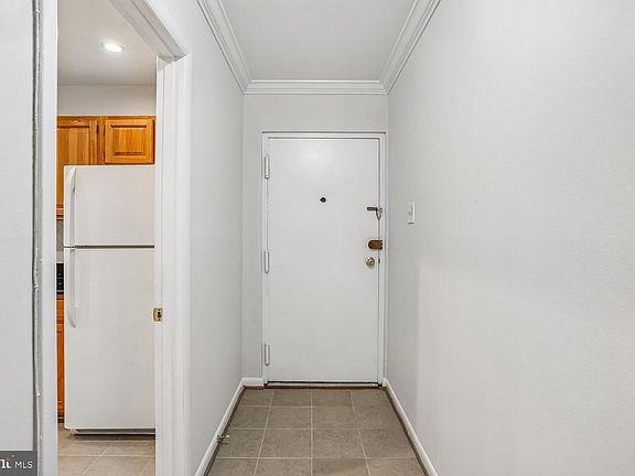 3rd image of 10507 Weymouth St #W-2