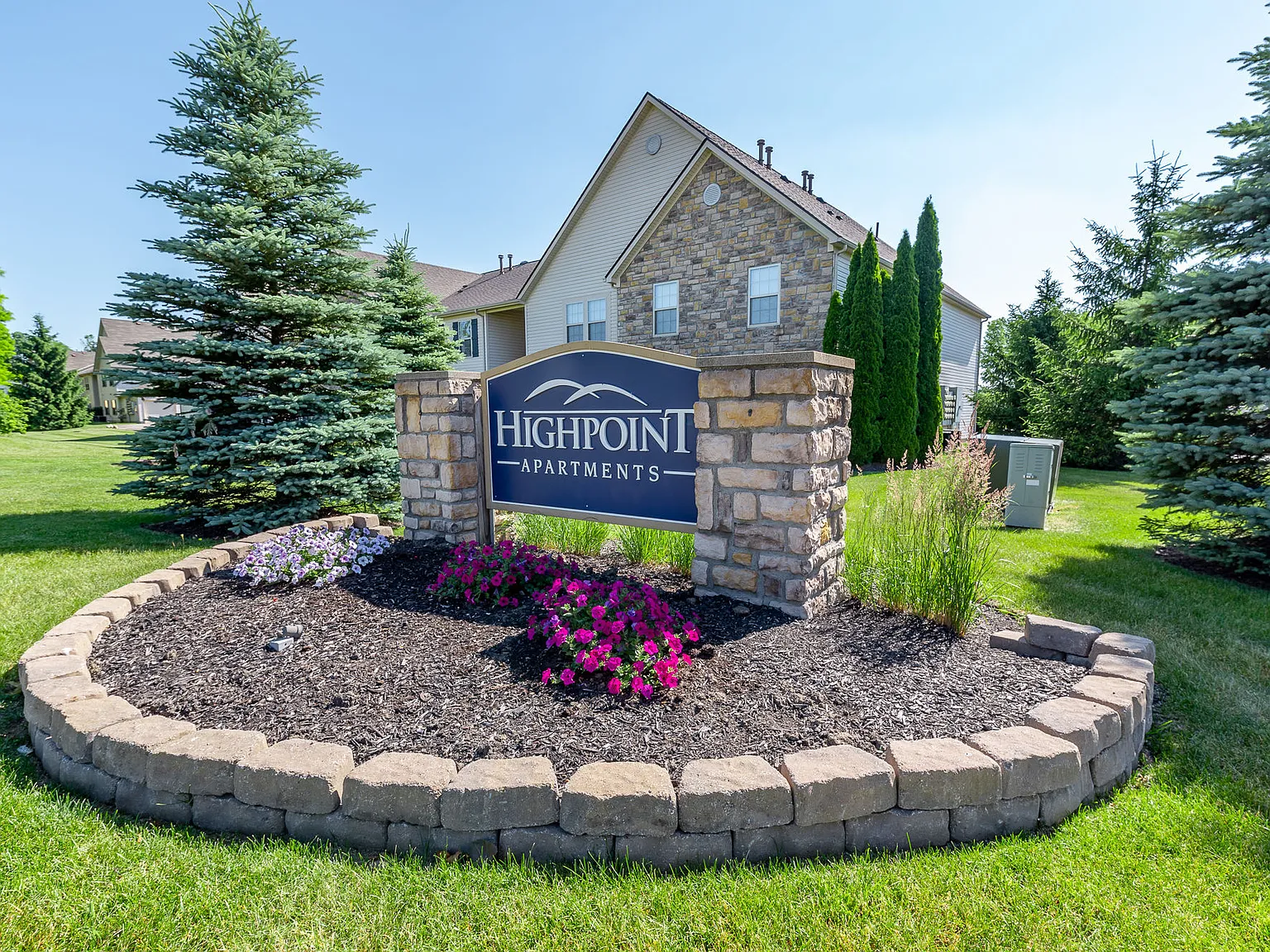 Highpoint Apartments — Photo 1